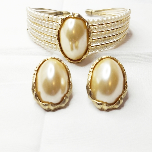Jewelry - Vintage Bracelet & Clip Earring Set